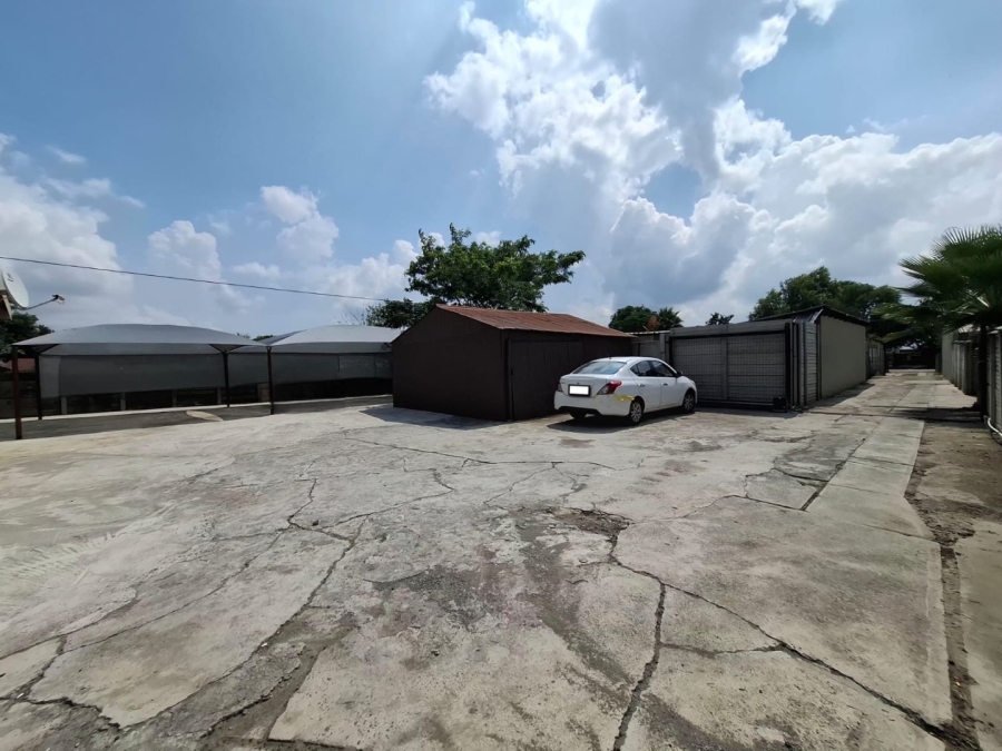 5 Bedroom Property for Sale in Oos Einde North West